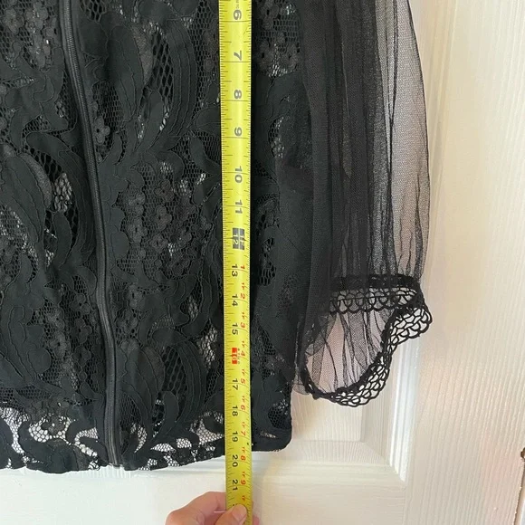 Peach blouse coverlet zipper black lace puff half sleeves sexy fun like new - Picture 11 of 13